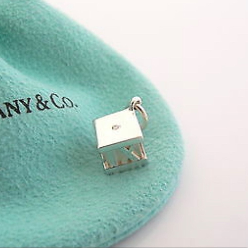 💎Tiffany Atlas Roman Numeral Diamond Charm💎